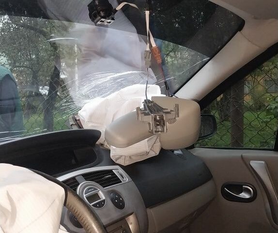 Рено Гранд Сценік 2004 у Сколе на Automoto.ua Чорний Рено Гранд Сценік, об'ємом двигуна 0 л та пробігом 276 тис. км за 1700 $, фото 5 на Automoto.ua