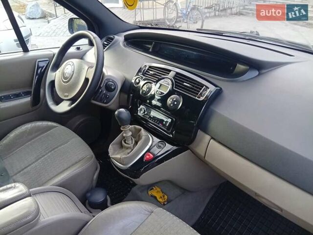 Черный Рено Гранд Сценик, объемом двигателя 1.9 л и пробегом 290 тыс. км за 3850 $, фото 5 на Automoto.ua