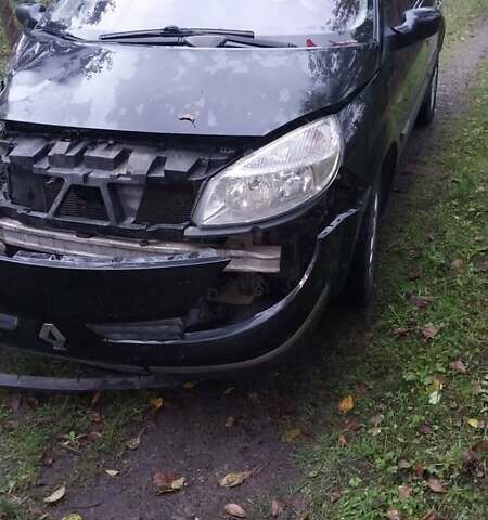 Рено Гранд Сценік 2004 у Сколе на Automoto.ua Чорний Рено Гранд Сценік, об'ємом двигуна 1.6 л та пробігом 275 тис. км за 2000 $, фото 4 на Automoto.ua