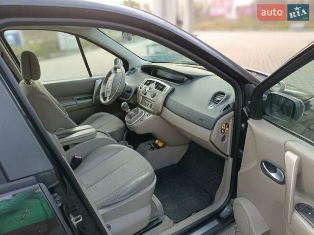 Черный Рено Гранд Сценик, объемом двигателя 1.9 л и пробегом 484 тыс. км за 4950 $, фото 10 на Automoto.ua