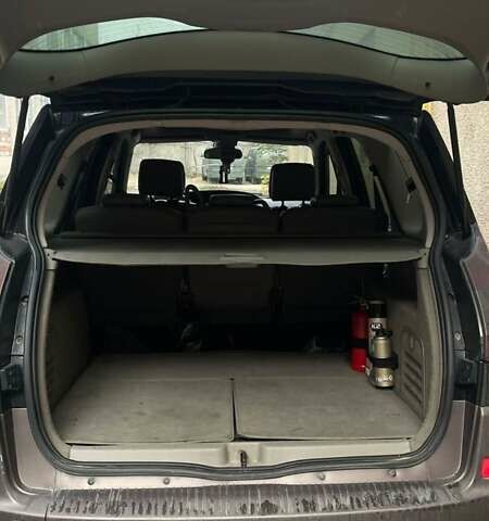 Черный Рено Гранд Сценик, объемом двигателя 1.6 л и пробегом 201 тыс. км за 4450 $, фото 2 на Automoto.ua