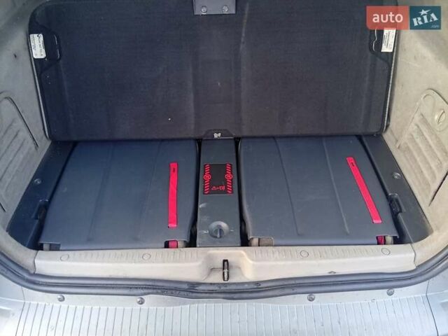 Черный Рено Гранд Сценик, объемом двигателя 1.9 л и пробегом 290 тыс. км за 3850 $, фото 13 на Automoto.ua