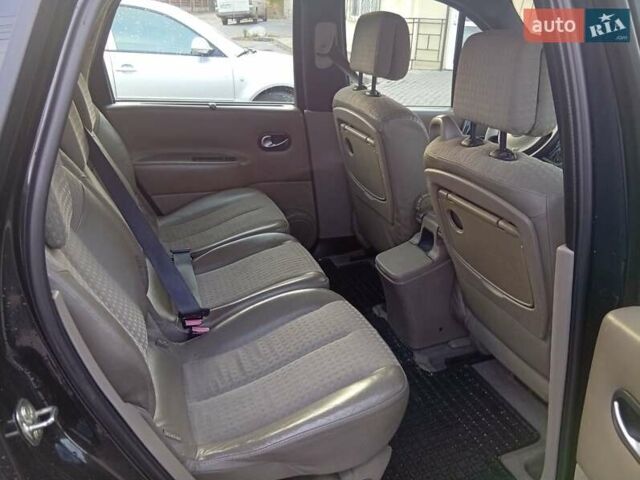 Черный Рено Гранд Сценик, объемом двигателя 1.9 л и пробегом 290 тыс. км за 3850 $, фото 10 на Automoto.ua