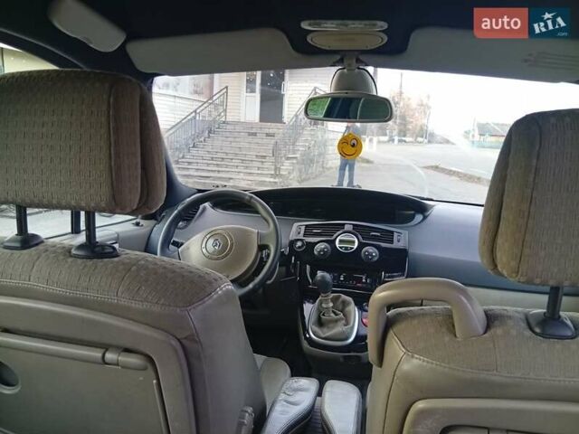 Черный Рено Гранд Сценик, объемом двигателя 1.9 л и пробегом 290 тыс. км за 3850 $, фото 11 на Automoto.ua