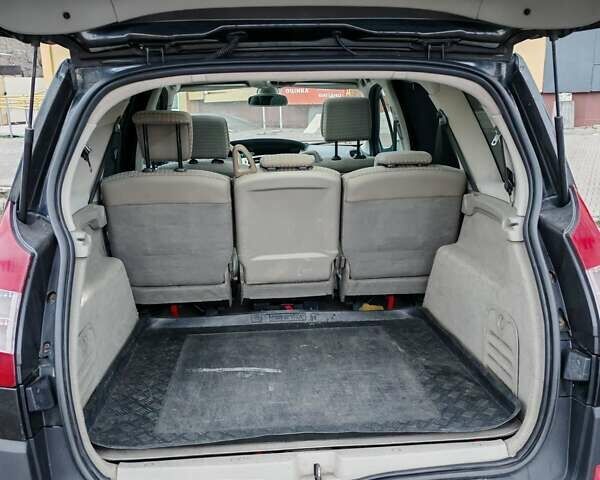 Чорний Рено Гранд Сценік, об'ємом двигуна 2 л та пробігом 238 тис. км за 3790 $, фото 15 на Automoto.ua