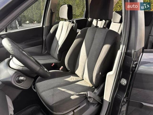 Черный Рено Гранд Сценик, объемом двигателя 1.6 л и пробегом 280 тыс. км за 3600 $, фото 5 на Automoto.ua