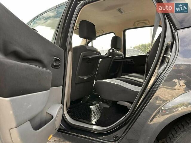 Черный Рено Гранд Сценик, объемом двигателя 1.6 л и пробегом 280 тыс. км за 3600 $, фото 2 на Automoto.ua