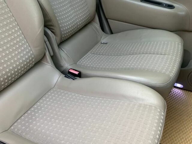 Черный Рено Гранд Сценик, объемом двигателя 2 л и пробегом 346 тыс. км за 3800 $, фото 4 на Automoto.ua