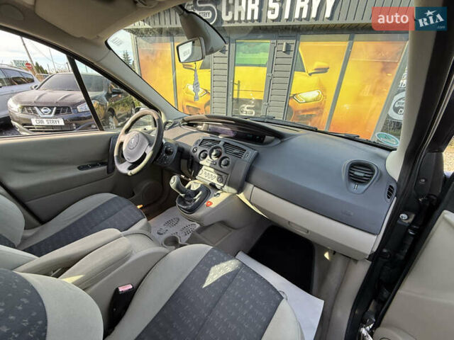 Рено Гранд Сценик 2005 в Стрые на Automoto.ua Черный Рено Гранд Сценик, объемом двигателя 1.6 л и пробегом 229 тыс. км за 4900 $, фото 32 на Automoto.ua
