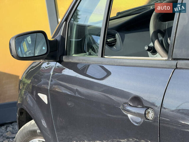 Рено Гранд Сценик 2005 в Стрые на Automoto.ua Черный Рено Гранд Сценик, объемом двигателя 1.6 л и пробегом 229 тыс. км за 4900 $, фото 21 на Automoto.ua