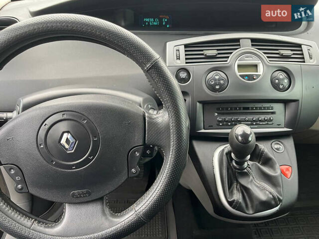 Черный Рено Гранд Сценик, объемом двигателя 1.9 л и пробегом 283 тыс. км за 4000 $, фото 9 на Automoto.ua