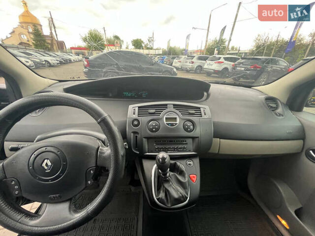 Черный Рено Гранд Сценик, объемом двигателя 1.9 л и пробегом 283 тыс. км за 4000 $, фото 10 на Automoto.ua