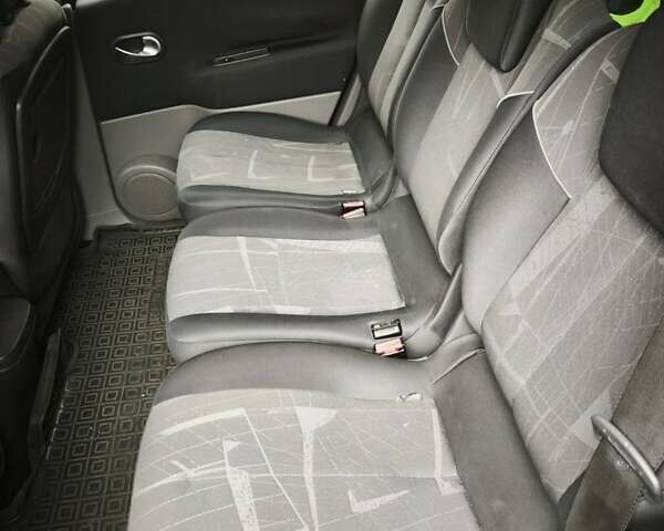 Черный Рено Гранд Сценик, объемом двигателя 2 л и пробегом 280 тыс. км за 3950 $, фото 5 на Automoto.ua