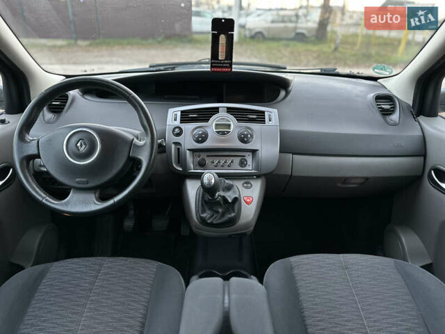 Черный Рено Гранд Сценик, объемом двигателя 2 л и пробегом 211 тыс. км за 5600 $, фото 47 на Automoto.ua