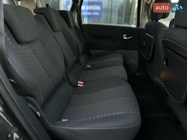 Черный Рено Гранд Сценик, объемом двигателя 2 л и пробегом 211 тыс. км за 5600 $, фото 35 на Automoto.ua