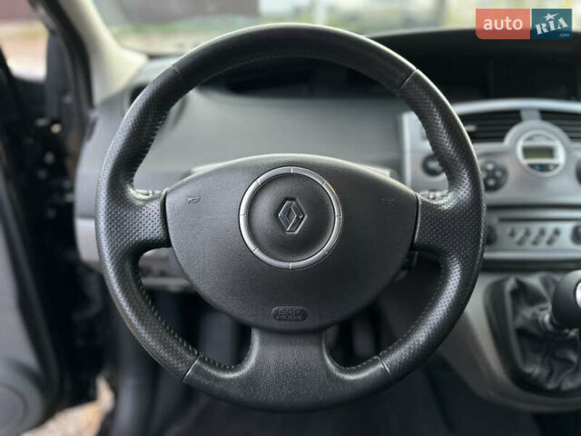 Черный Рено Гранд Сценик, объемом двигателя 2 л и пробегом 211 тыс. км за 5600 $, фото 25 на Automoto.ua