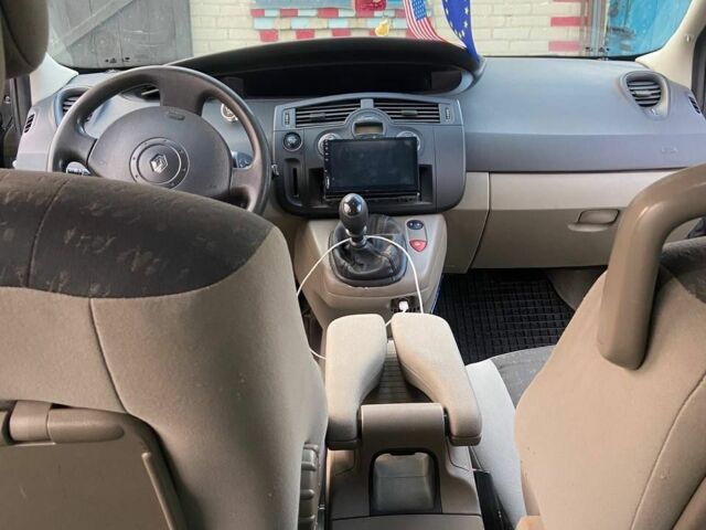 Чорний Рено Гранд Сценік, об'ємом двигуна 2 л та пробігом 280 тис. км за 1900 $, фото 7 на Automoto.ua