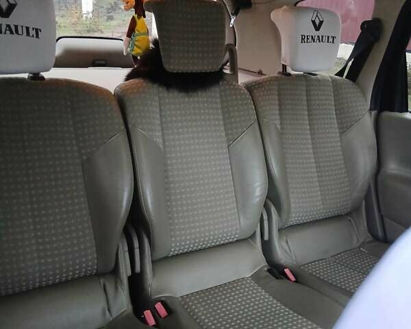 Черный Рено Гранд Сценик, объемом двигателя 2 л и пробегом 270 тыс. км за 6200 $, фото 4 на Automoto.ua