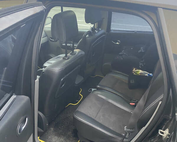 Чорний Рено Гранд Сценік, об'ємом двигуна 2 л та пробігом 243 тис. км за 5000 $, фото 4 на Automoto.ua