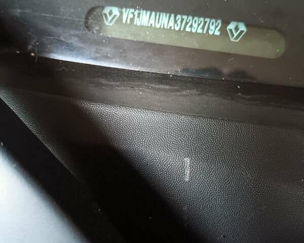 Черный Рено Гранд Сценик, объемом двигателя 2 л и пробегом 262 тыс. км за 6500 $, фото 15 на Automoto.ua