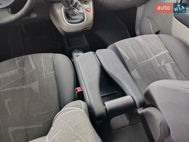 Чорний Рено Гранд Сценік, об'ємом двигуна 1.6 л та пробігом 240 тис. км за 5350 $, фото 67 на Automoto.ua