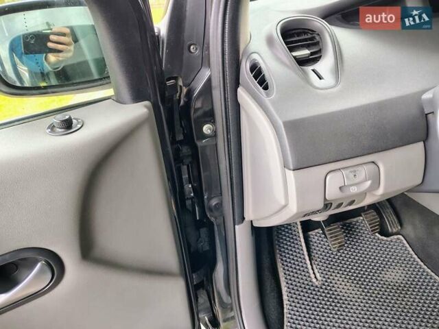 Чорний Рено Гранд Сценік, об'ємом двигуна 1.6 л та пробігом 240 тис. км за 5350 $, фото 70 на Automoto.ua