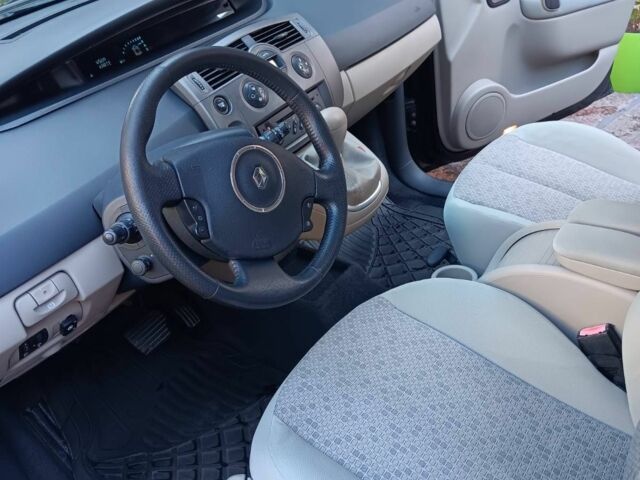 Чорний Рено Гранд Сценік, об'ємом двигуна 2 л та пробігом 262 тис. км за 6299 $, фото 5 на Automoto.ua