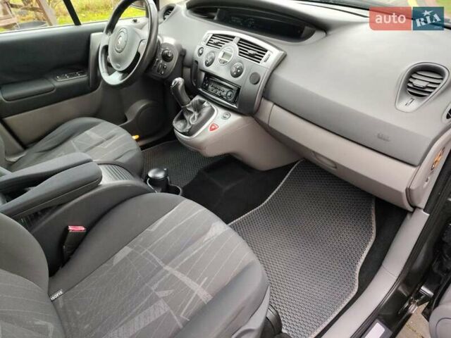 Чорний Рено Гранд Сценік, об'ємом двигуна 1.6 л та пробігом 240 тис. км за 5350 $, фото 92 на Automoto.ua