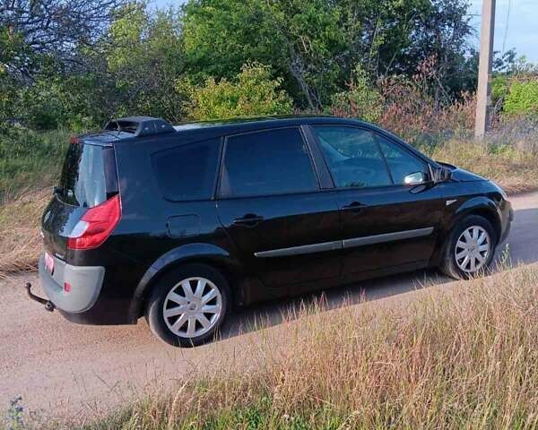 Черный Рено Гранд Сценик, объемом двигателя 2 л и пробегом 262 тыс. км за 6500 $, фото 23 на Automoto.ua