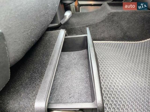 Чорний Рено Гранд Сценік, об'ємом двигуна 1.6 л та пробігом 240 тис. км за 5350 $, фото 108 на Automoto.ua