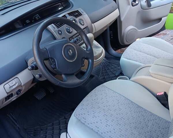 Черный Рено Гранд Сценик, объемом двигателя 2 л и пробегом 262 тыс. км за 6500 $, фото 14 на Automoto.ua