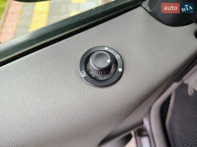 Чорний Рено Гранд Сценік, об'ємом двигуна 1.6 л та пробігом 240 тис. км за 5350 $, фото 68 на Automoto.ua
