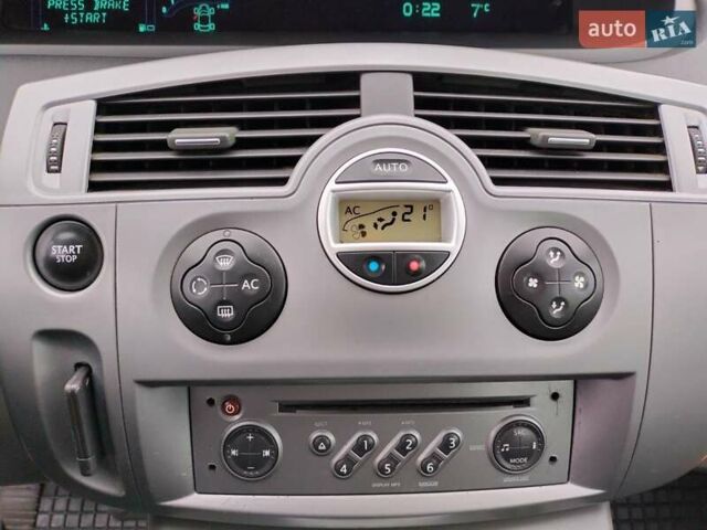 Черный Рено Гранд Сценик, объемом двигателя 2 л и пробегом 232 тыс. км за 5850 $, фото 15 на Automoto.ua