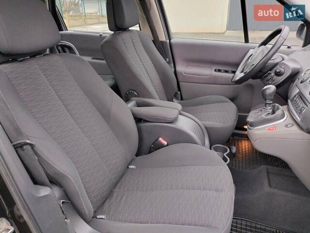 Черный Рено Гранд Сценик, объемом двигателя 2 л и пробегом 232 тыс. км за 5850 $, фото 10 на Automoto.ua