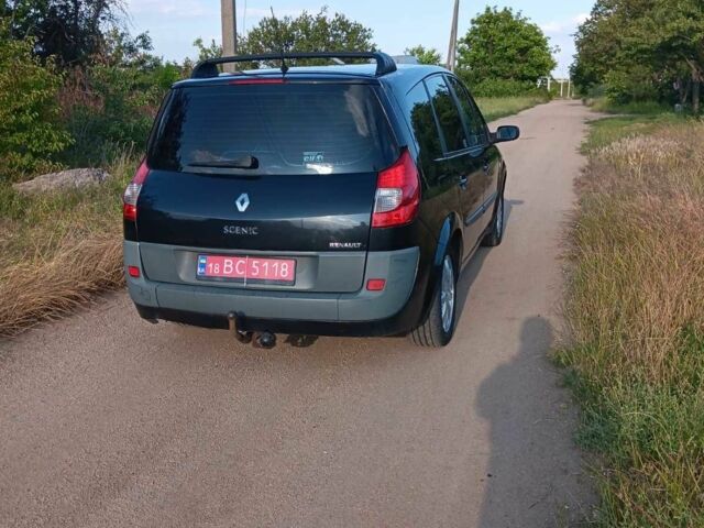 Чорний Рено Гранд Сценік, об'ємом двигуна 2 л та пробігом 262 тис. км за 6299 $, фото 10 на Automoto.ua