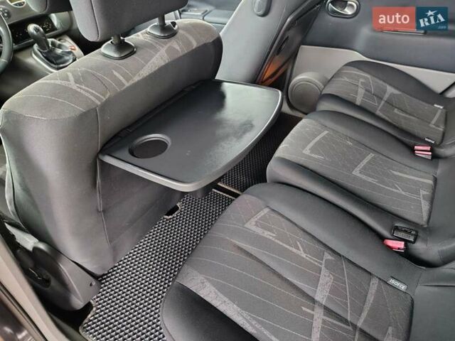 Чорний Рено Гранд Сценік, об'ємом двигуна 1.6 л та пробігом 240 тис. км за 5350 $, фото 83 на Automoto.ua