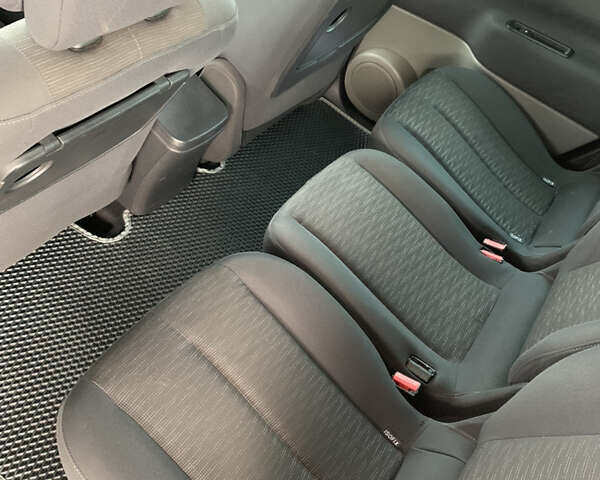 Черный Рено Гранд Сценик, объемом двигателя 1.87 л и пробегом 252 тыс. км за 5300 $, фото 20 на Automoto.ua