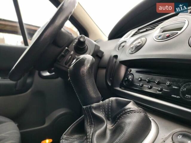 Чорний Рено Гранд Сценік, об'ємом двигуна 1.6 л та пробігом 240 тис. км за 5350 $, фото 100 на Automoto.ua