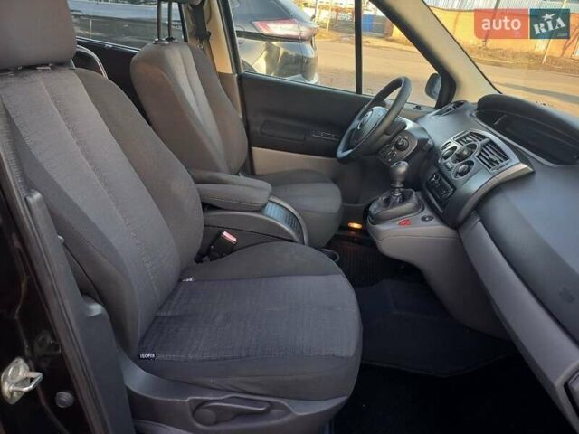 Рено Гранд Сценик 2007 в Полтаве на Automoto.ua Черный Рено Гранд Сценик, объемом двигателя 1.6 л и пробегом 207 тыс. км за 6300 $, фото 21 на Automoto.ua