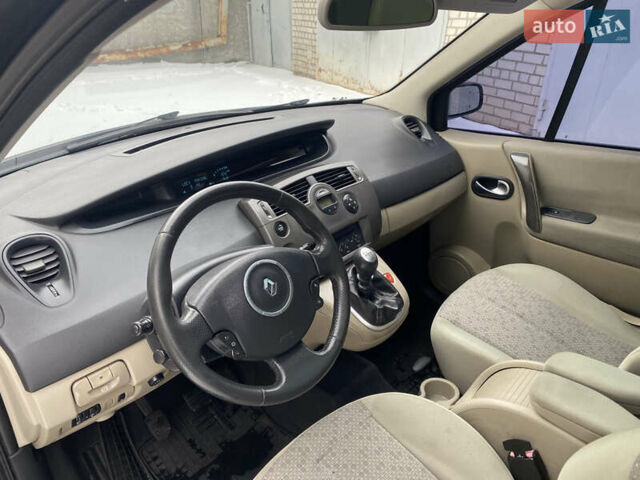 Чорний Рено Гранд Сценік, об'ємом двигуна 1.6 л та пробігом 255 тис. км за 4950 $, фото 11 на Automoto.ua