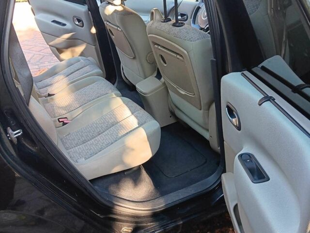 Чорний Рено Гранд Сценік, об'ємом двигуна 2 л та пробігом 262 тис. км за 6299 $, фото 6 на Automoto.ua