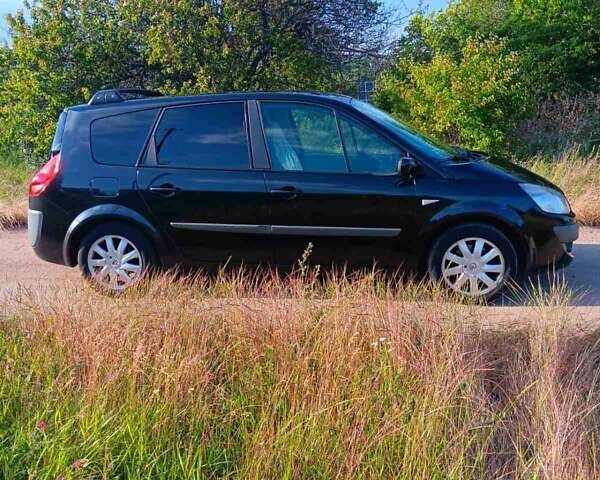 Черный Рено Гранд Сценик, объемом двигателя 2 л и пробегом 262 тыс. км за 6500 $, фото 8 на Automoto.ua