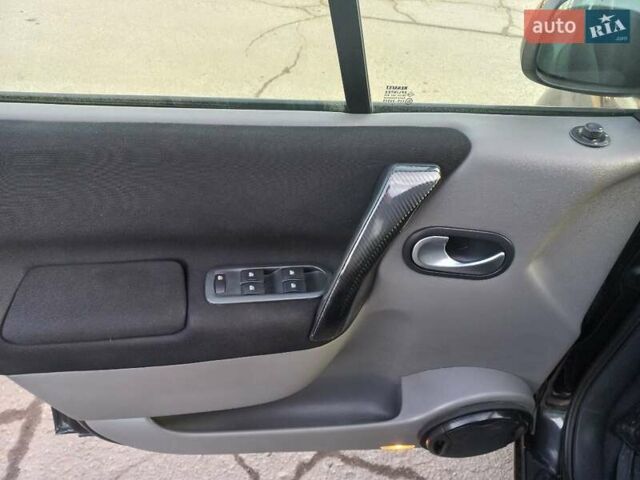 Рено Гранд Сценик 2007 в Полтаве на Automoto.ua Черный Рено Гранд Сценик, объемом двигателя 1.6 л и пробегом 207 тыс. км за 6300 $, фото 28 на Automoto.ua