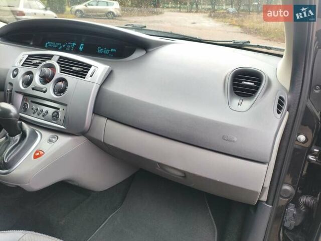 Черный Рено Гранд Сценик, объемом двигателя 2 л и пробегом 110 тыс. км за 7150 $, фото 33 на Automoto.ua