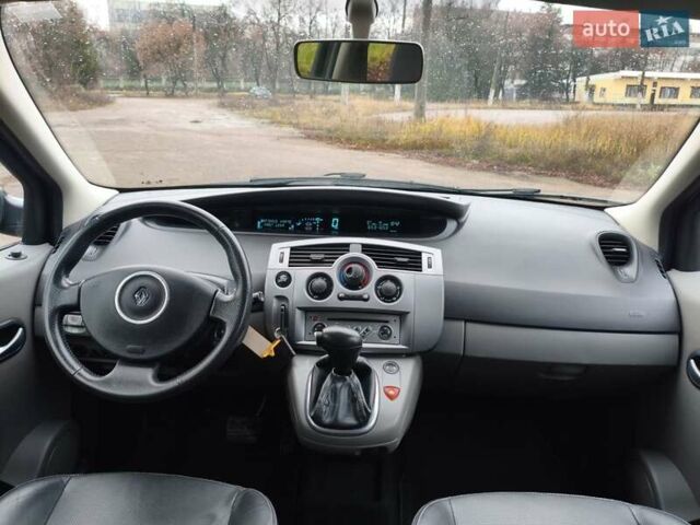 Черный Рено Гранд Сценик, объемом двигателя 2 л и пробегом 110 тыс. км за 7150 $, фото 28 на Automoto.ua