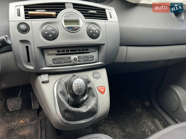 Черный Рено Гранд Сценик, объемом двигателя 1.6 л и пробегом 268 тыс. км за 2000 $, фото 6 на Automoto.ua