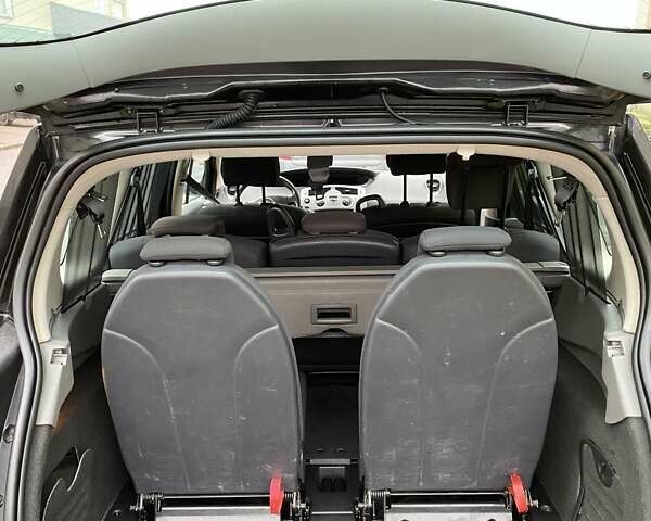 Чорний Рено Гранд Сценік, об'ємом двигуна 2 л та пробігом 208 тис. км за 5250 $, фото 26 на Automoto.ua