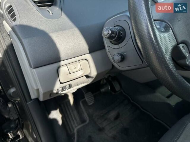 Черный Рено Гранд Сценик, объемом двигателя 2 л и пробегом 250 тыс. км за 5600 $, фото 10 на Automoto.ua