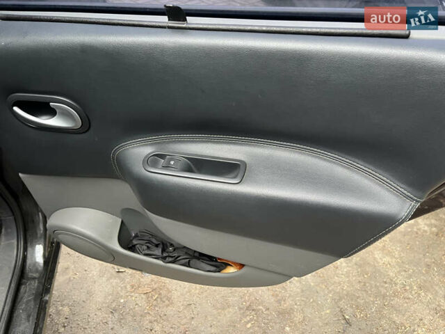 Черный Рено Гранд Сценик, объемом двигателя 1.6 л и пробегом 268 тыс. км за 2000 $, фото 13 на Automoto.ua