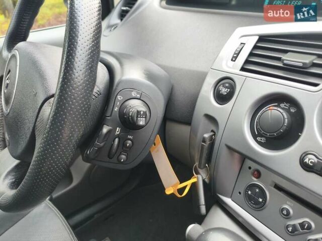 Черный Рено Гранд Сценик, объемом двигателя 2 л и пробегом 110 тыс. км за 7150 $, фото 32 на Automoto.ua